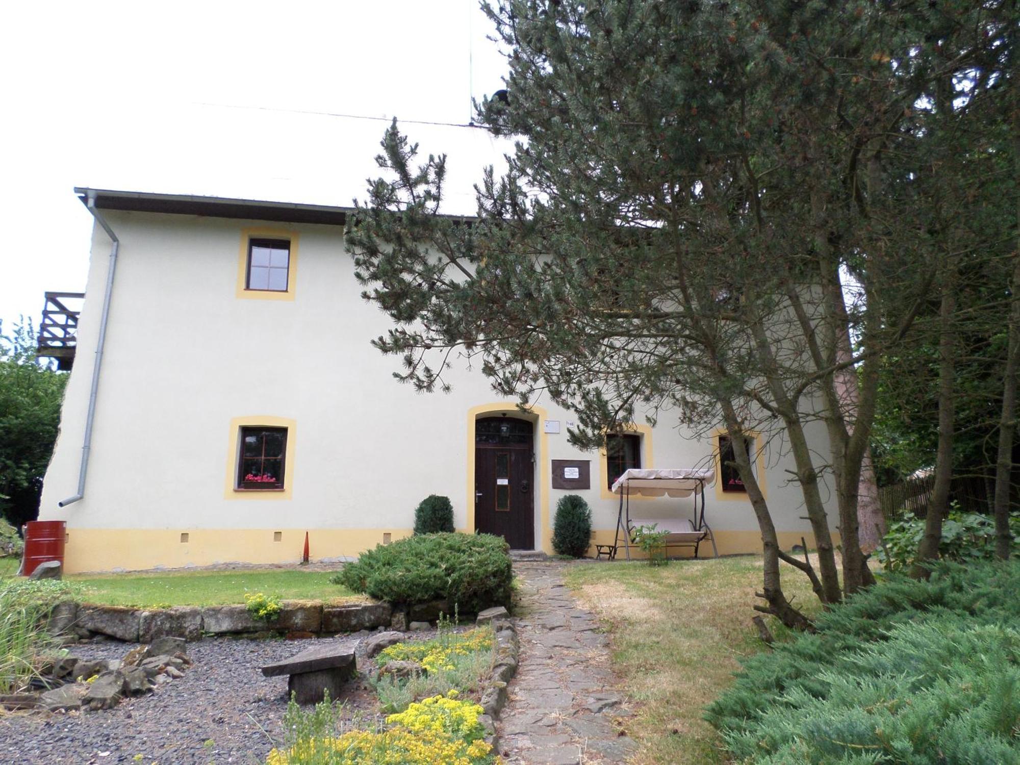Bed And Breakfast Tvrz Velka Bukovina Ngoại thất bức ảnh