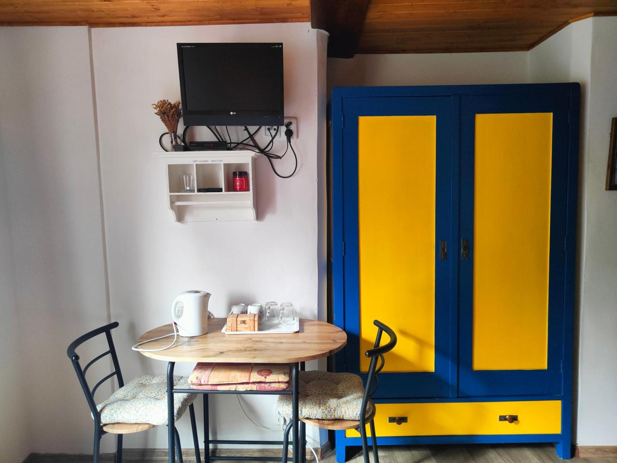 Bed And Breakfast Tvrz Velka Bukovina Ngoại thất bức ảnh