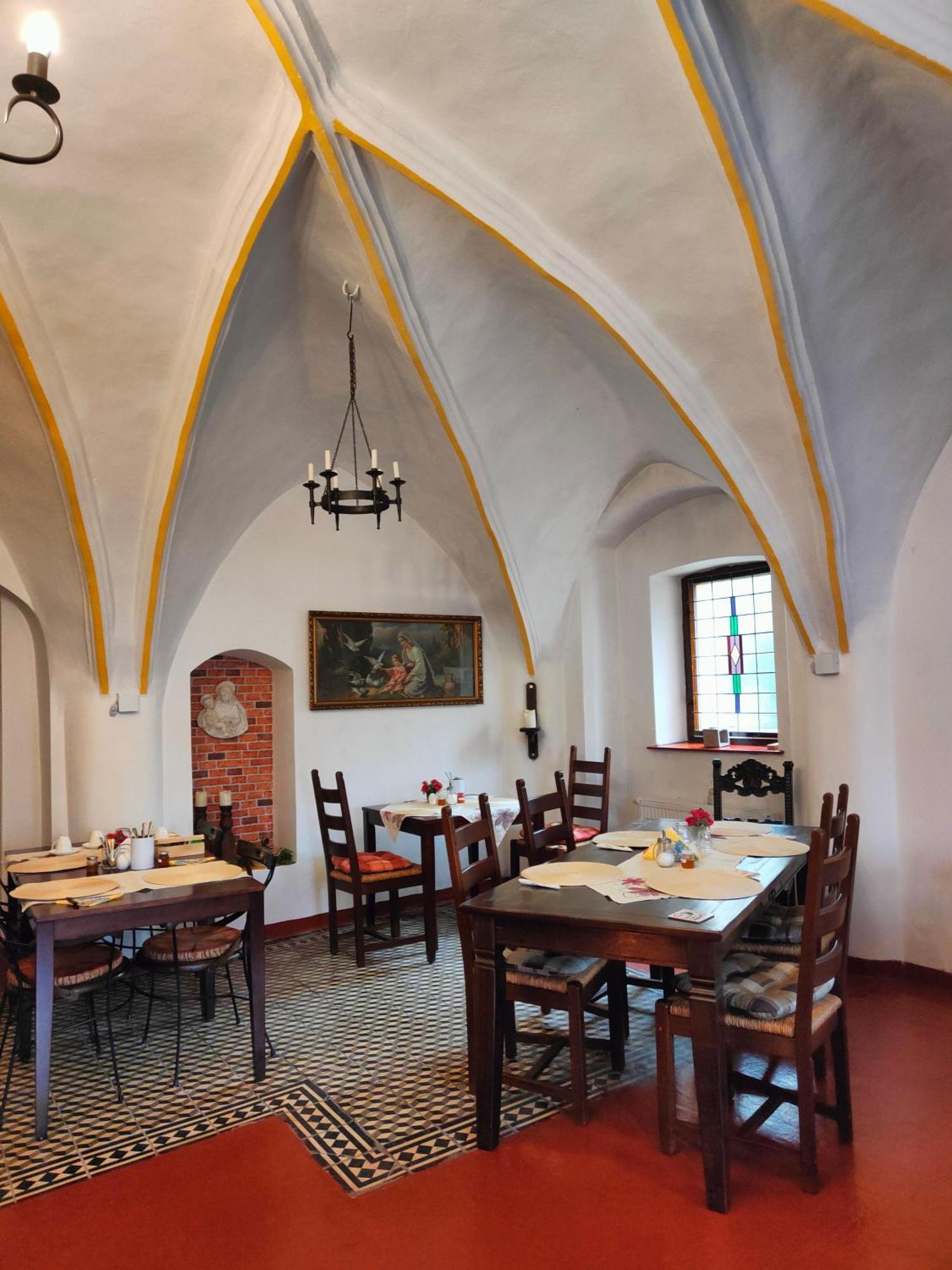 Bed And Breakfast Tvrz Velka Bukovina Ngoại thất bức ảnh