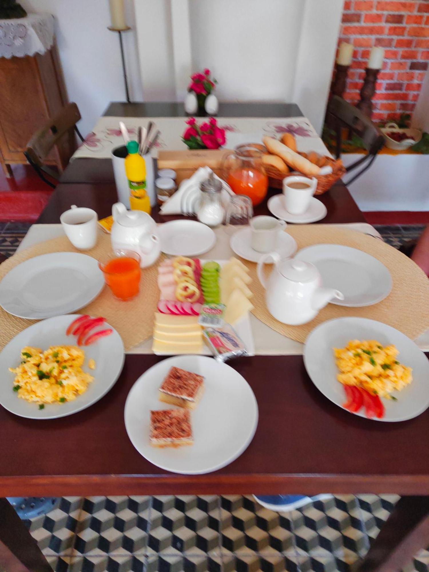 Bed And Breakfast Tvrz Velka Bukovina Ngoại thất bức ảnh