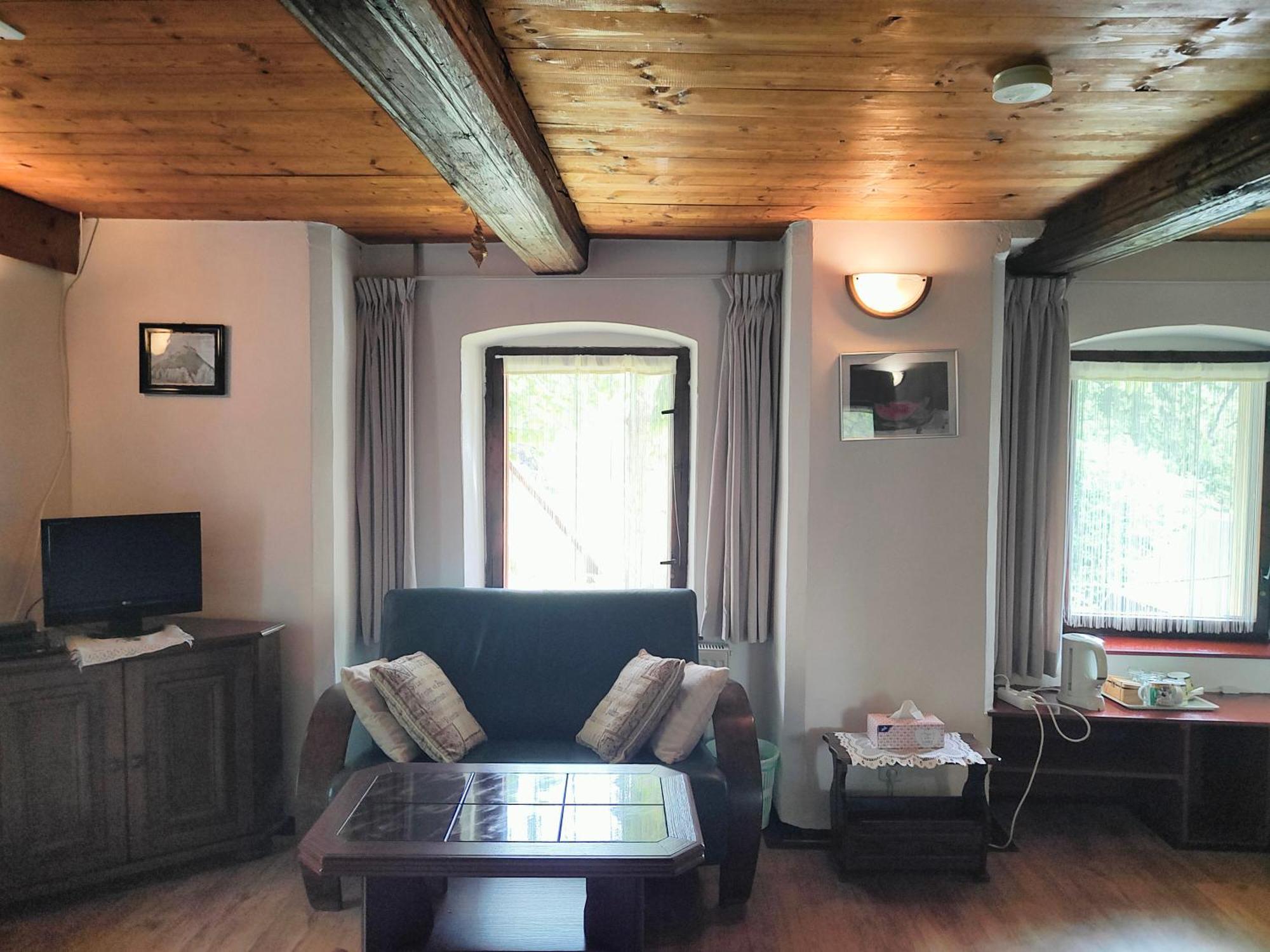 Bed And Breakfast Tvrz Velka Bukovina Ngoại thất bức ảnh