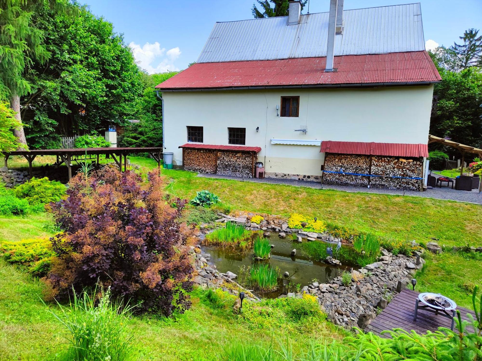 Bed And Breakfast Tvrz Velka Bukovina Ngoại thất bức ảnh