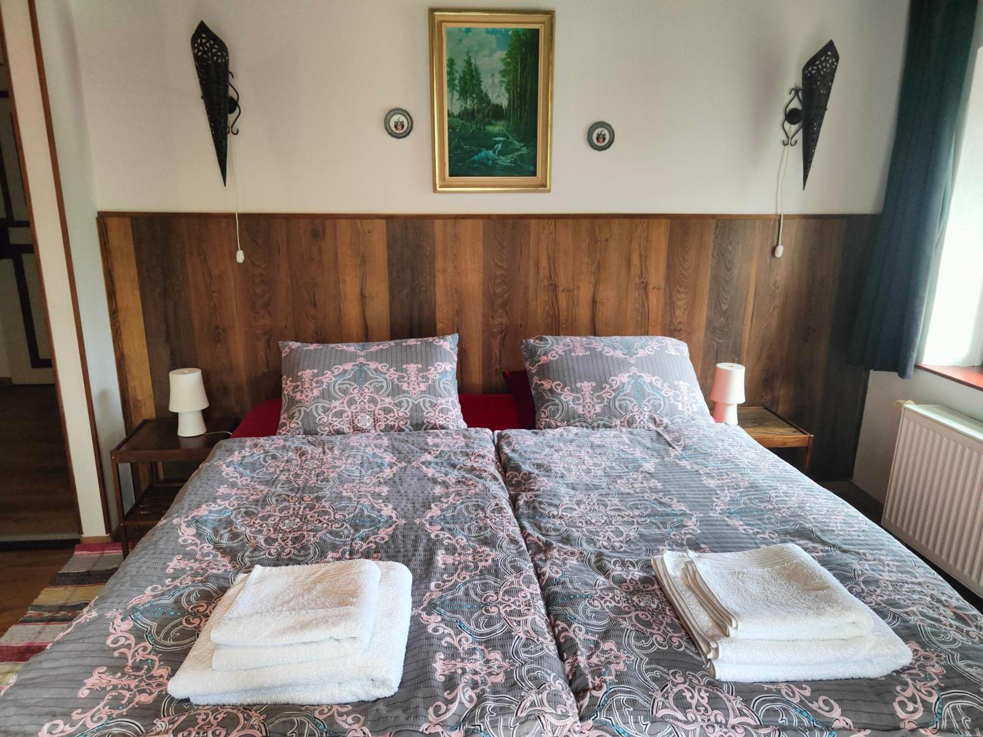 Bed And Breakfast Tvrz Velka Bukovina Ngoại thất bức ảnh