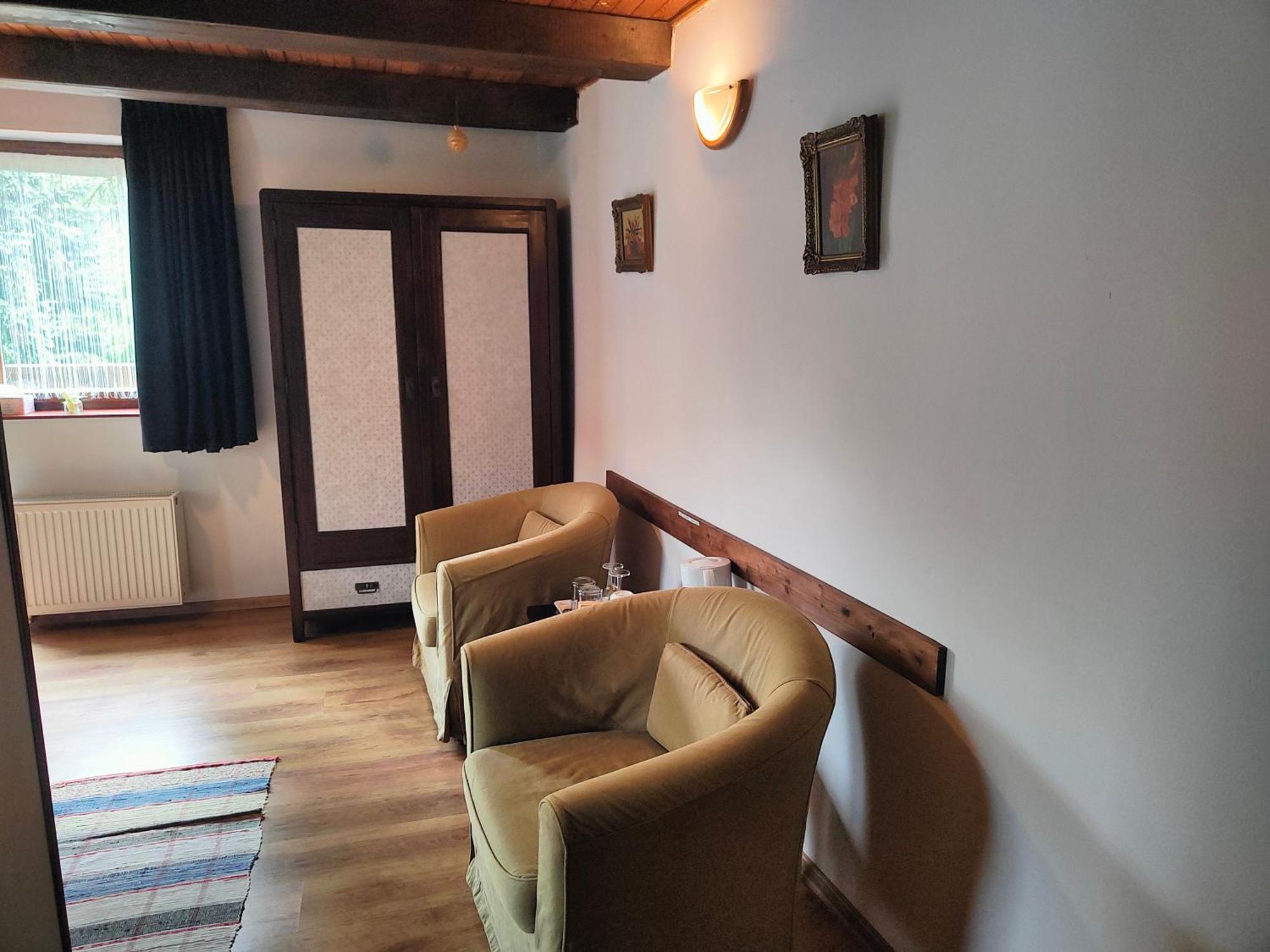 Bed And Breakfast Tvrz Velka Bukovina Ngoại thất bức ảnh