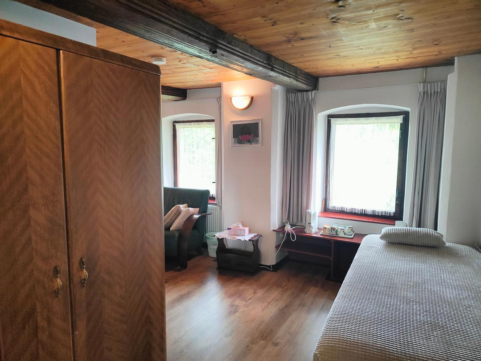 Bed And Breakfast Tvrz Velka Bukovina Ngoại thất bức ảnh